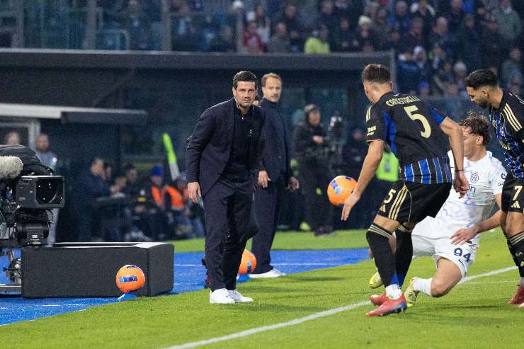 Chivu osserva attentamente i suoi giocatori