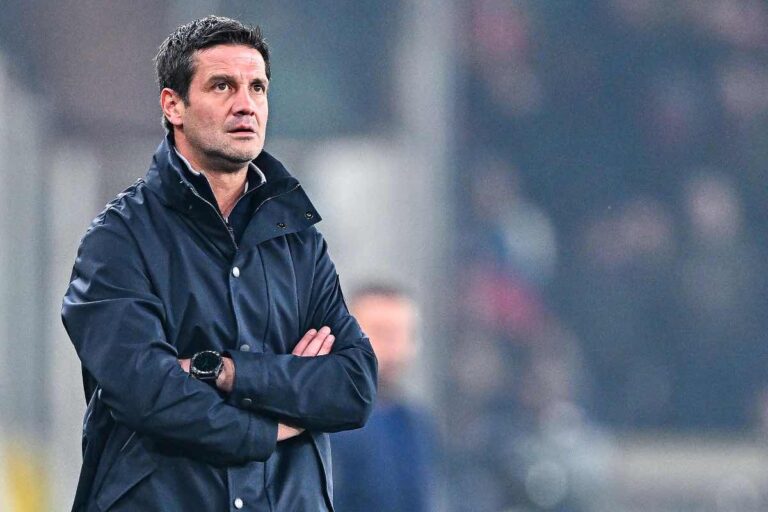 Cristian Chivu nella gara di Serie A 2025