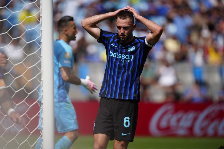 Stefan De Vrij disperato dopo un'occasione mancate durante il Mondiale per Club