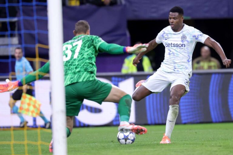 Dumfries in maglia Inter