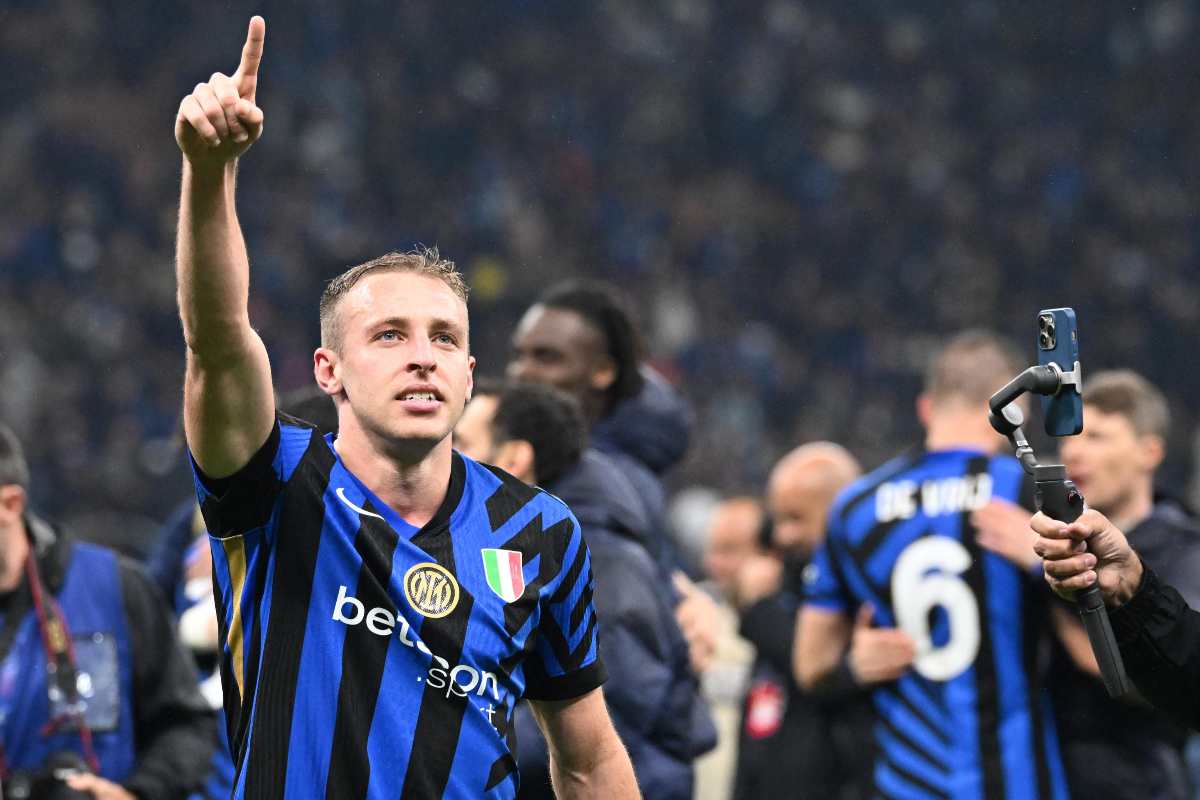 Davide Frattesi durante la partita contro il Barcellona