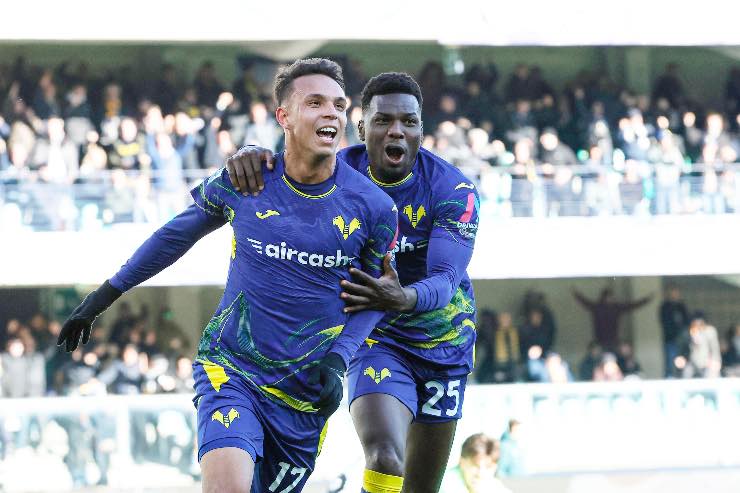 Giovane dell'Hellas Verona contro il Parma