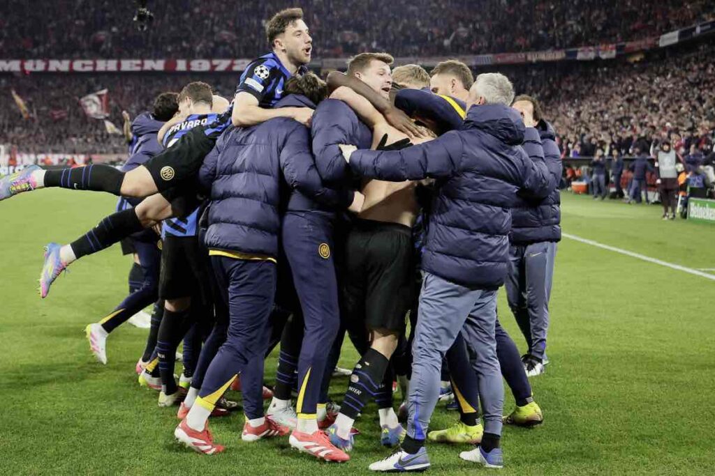 squadra Inter festeggia la vittoria contro il Bayern Monaco