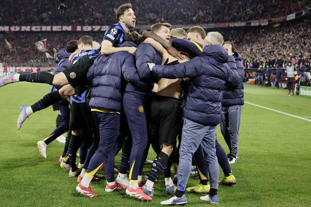 squadra Inter festeggia la vittoria contro il Bayern Monaco