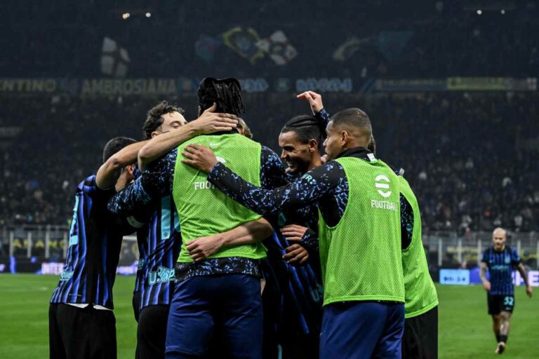 Alcuni giocatori dell'Inter in gruppo