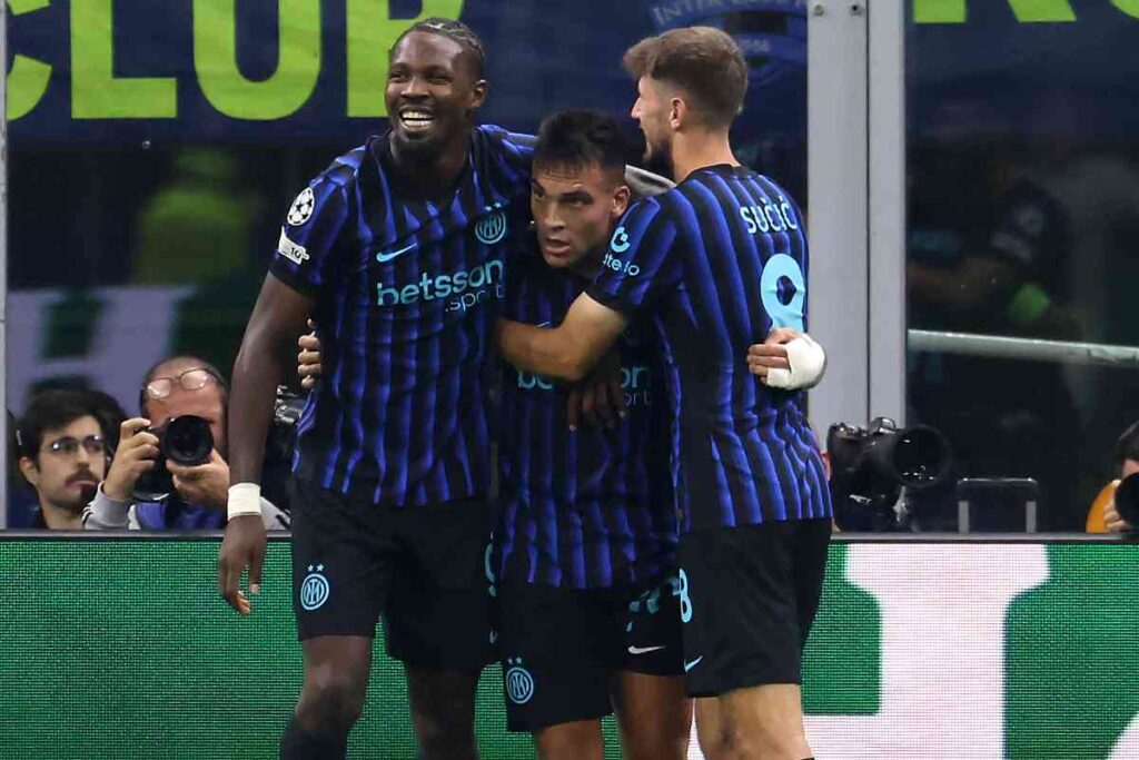 Thuram, Lautaro e Sucic esultano in UEFA CL