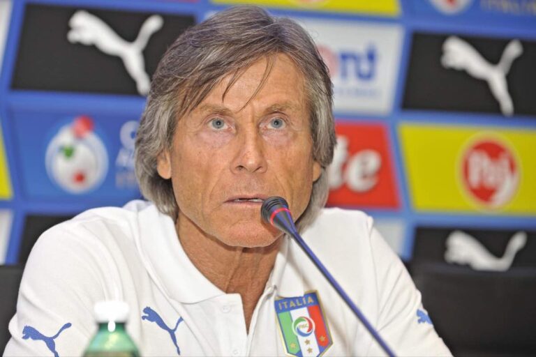 Lelle Oriali in conferenza stampa con l'Italia