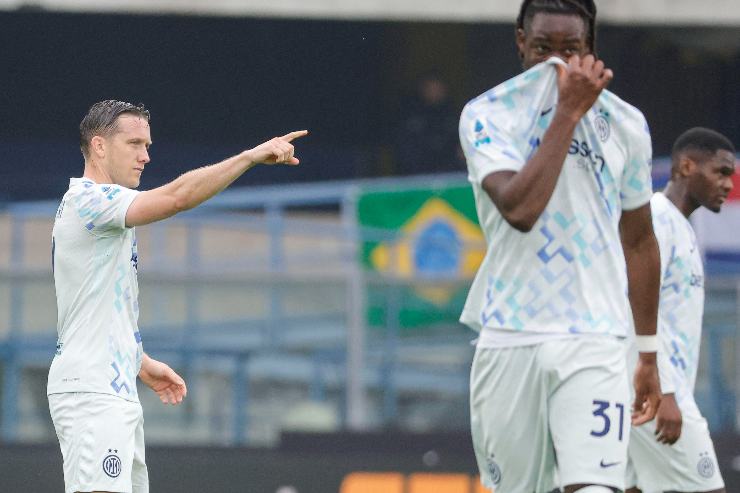 Zielinski e Bisseck in campo contro il Verona