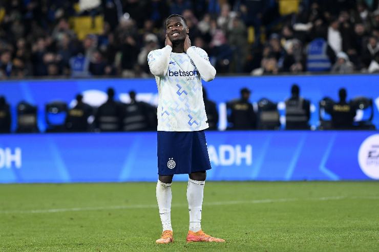 Bonny si dispera dopo il rigore sbagliato nella gara di Supercoppa fra Inter e Bologna