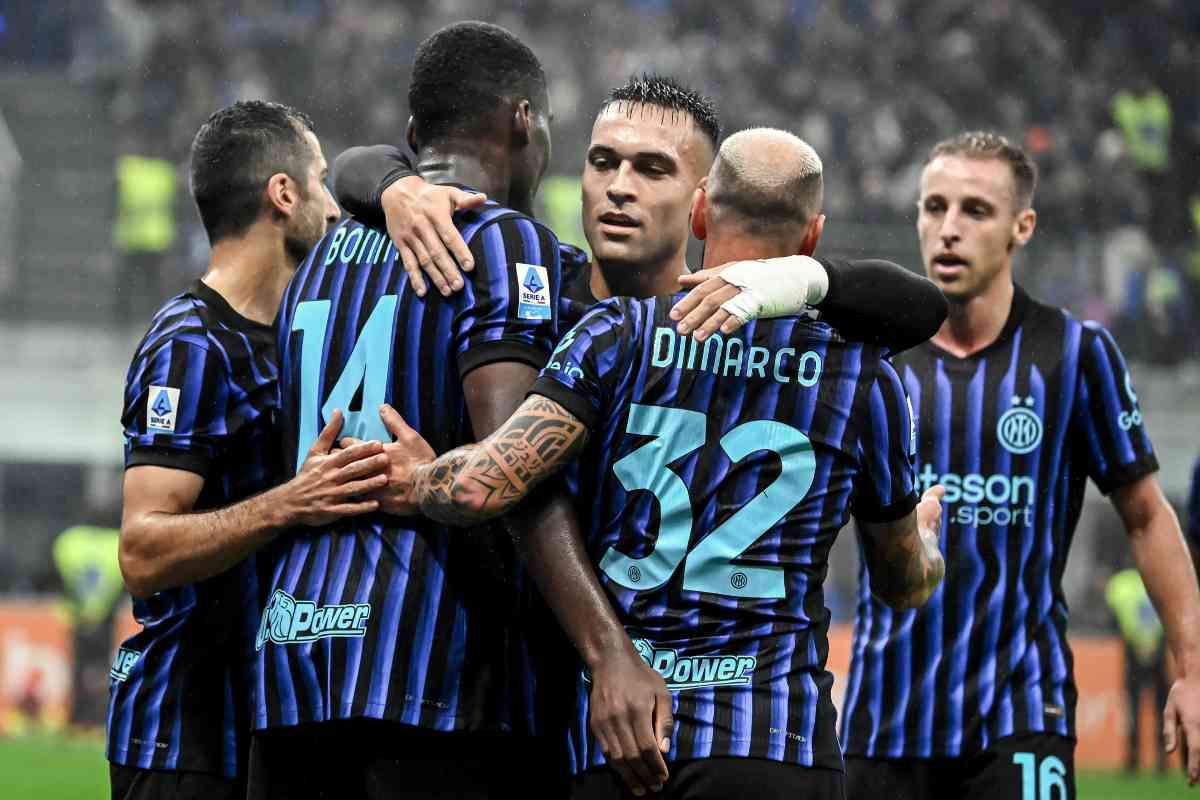 Il gruppo squadra dell'Inter in campo