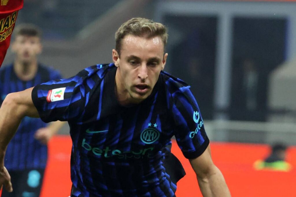 Frattesi corre in campo con la maglia dell'Inter