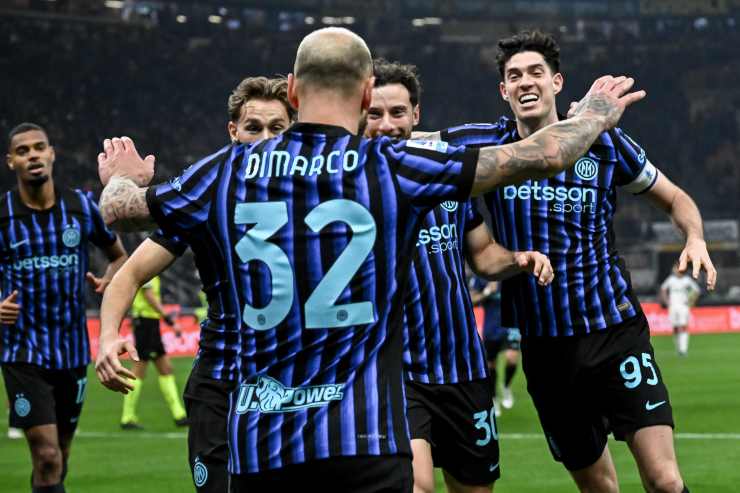 I giocatori dell'Inter esultano dopo un gol segnato