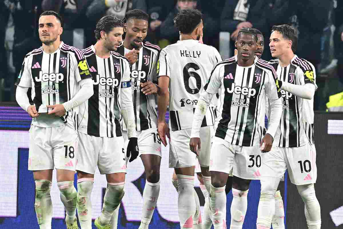 I giocatori della Juventus esultano dopo un gol: uno di loro è nel mirino dell'Inter