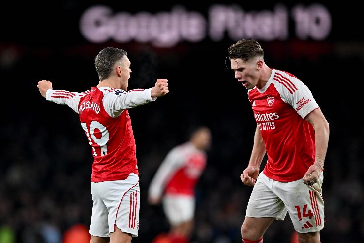 Giocatori Arsenal in campo per la Premier League