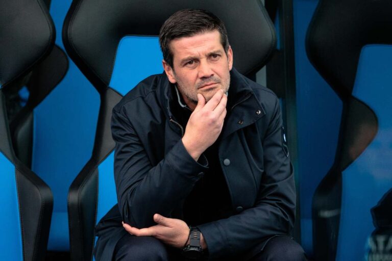 Chivu pensieroso in panchina