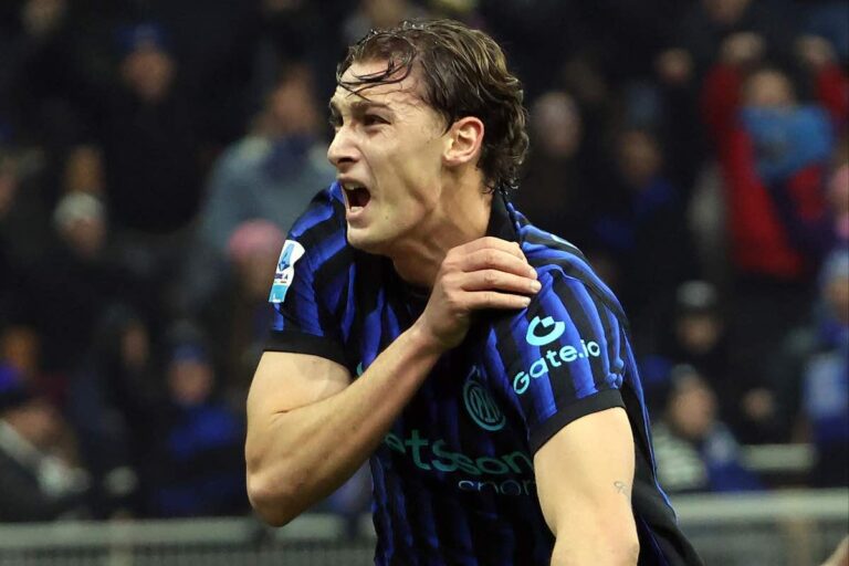 Francesco Pio Esposito nella gara di serie A 2025