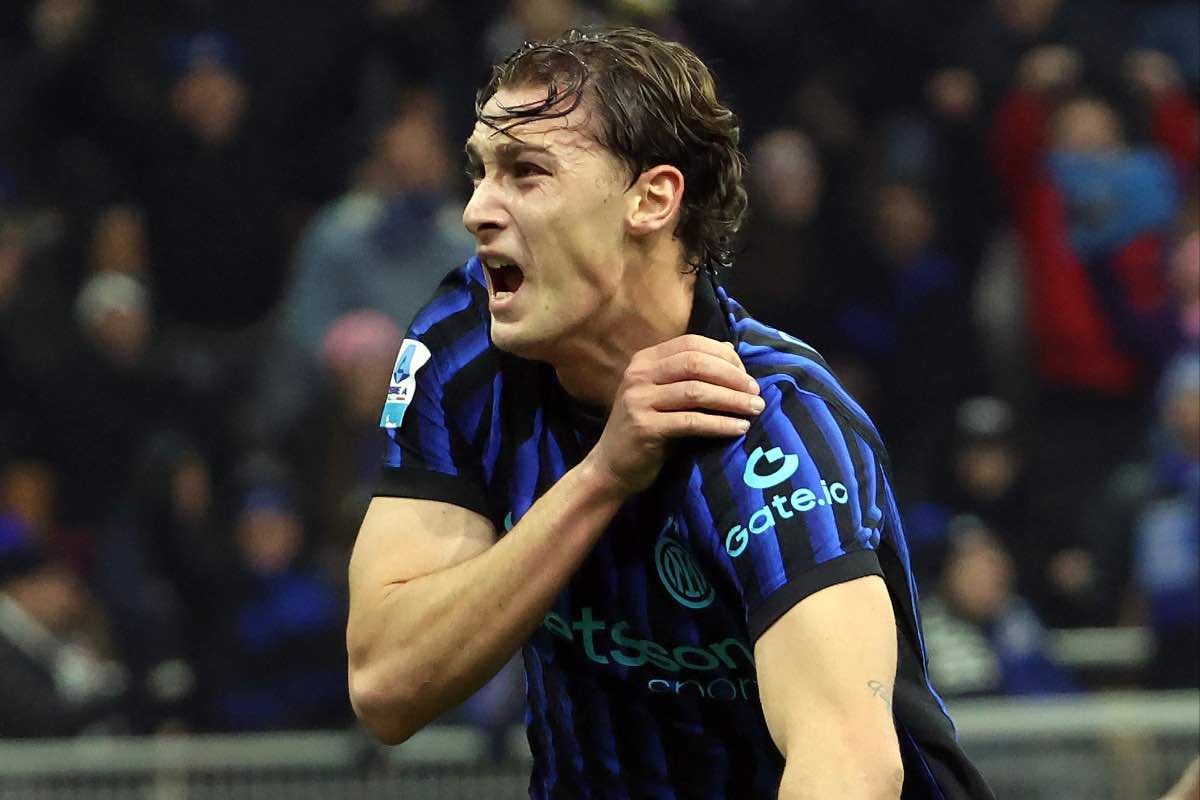 Francesco Pio Esposito nella gara di serie A 2025