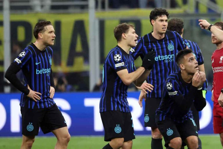 Calciatori dell'Inter in campo