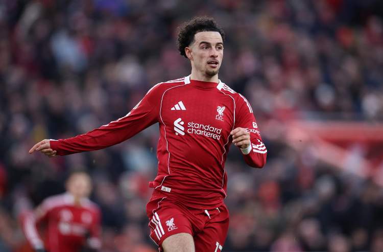 Jones in campo con il Liverpool