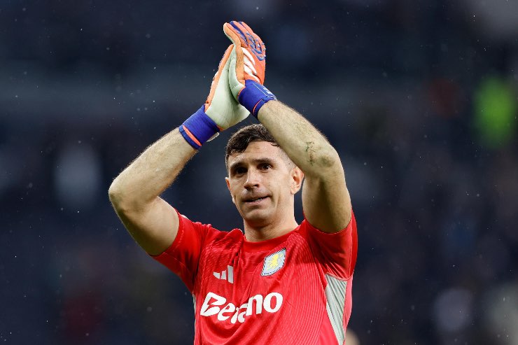 Inter su Emiliano Martinez. 