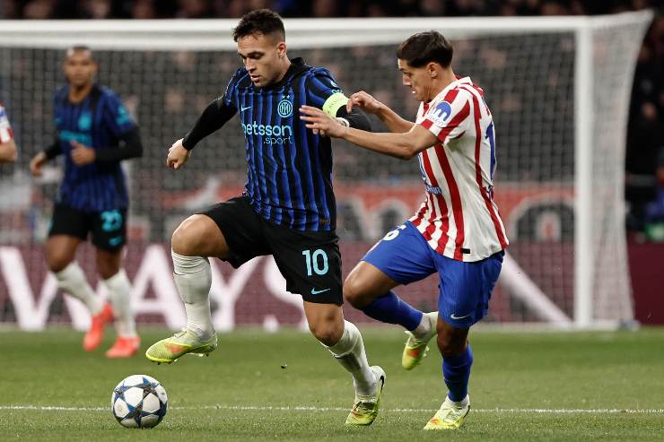 Nahuel Molina in campo con l'Atletico Madrid durante la sfida di Champions League contro l'Inter