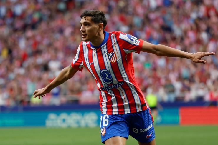 Nahuel Molina dell'Atletico Madrid festeggia dopo aver segnato un gol