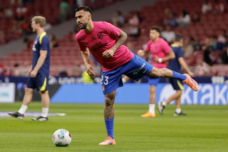 Nico Gonzalez, attaccante dell'Atletico Madrid, nel riscaldamento prima del match contro l'Osasuna