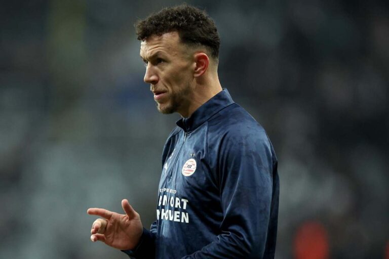 Perisic in campo con il PSV