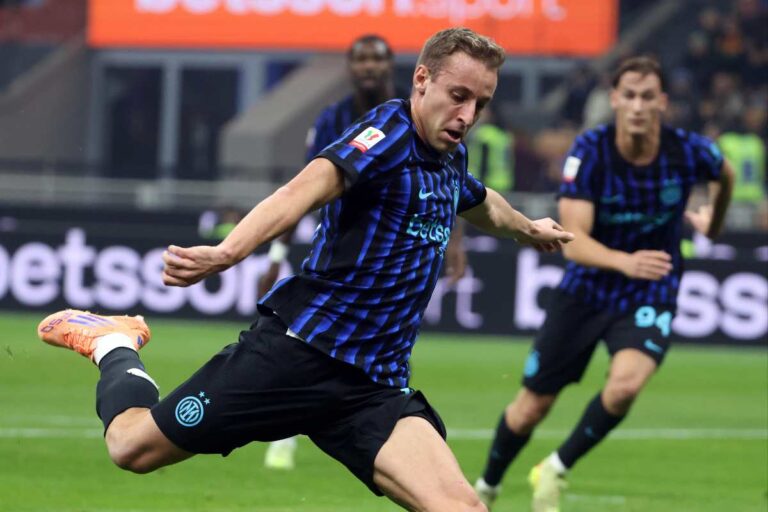 Frattesi in partita con la maglia dell'Inter