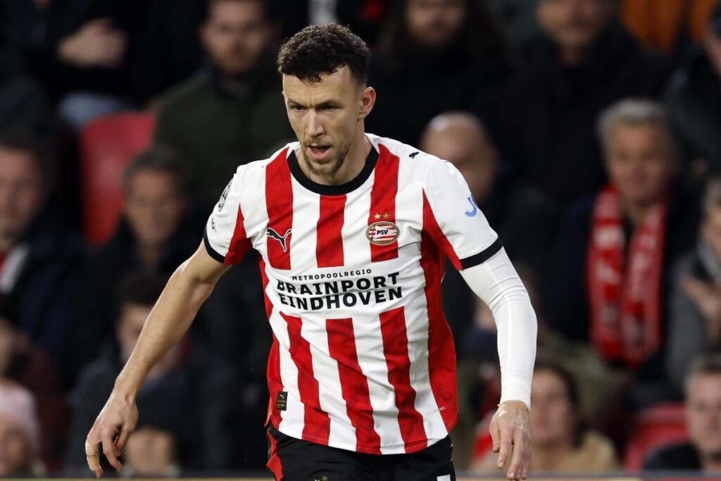Perisic in partita con il PSV