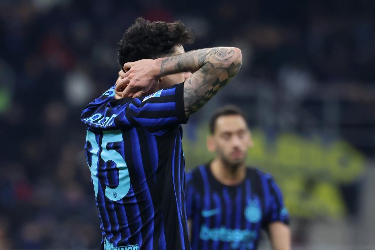 Bastoni in campo con l'Inter a San Siro nel 2026