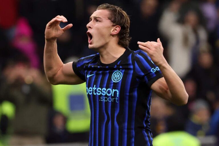 Francesco Pio Esposito durante il derby d'Italia