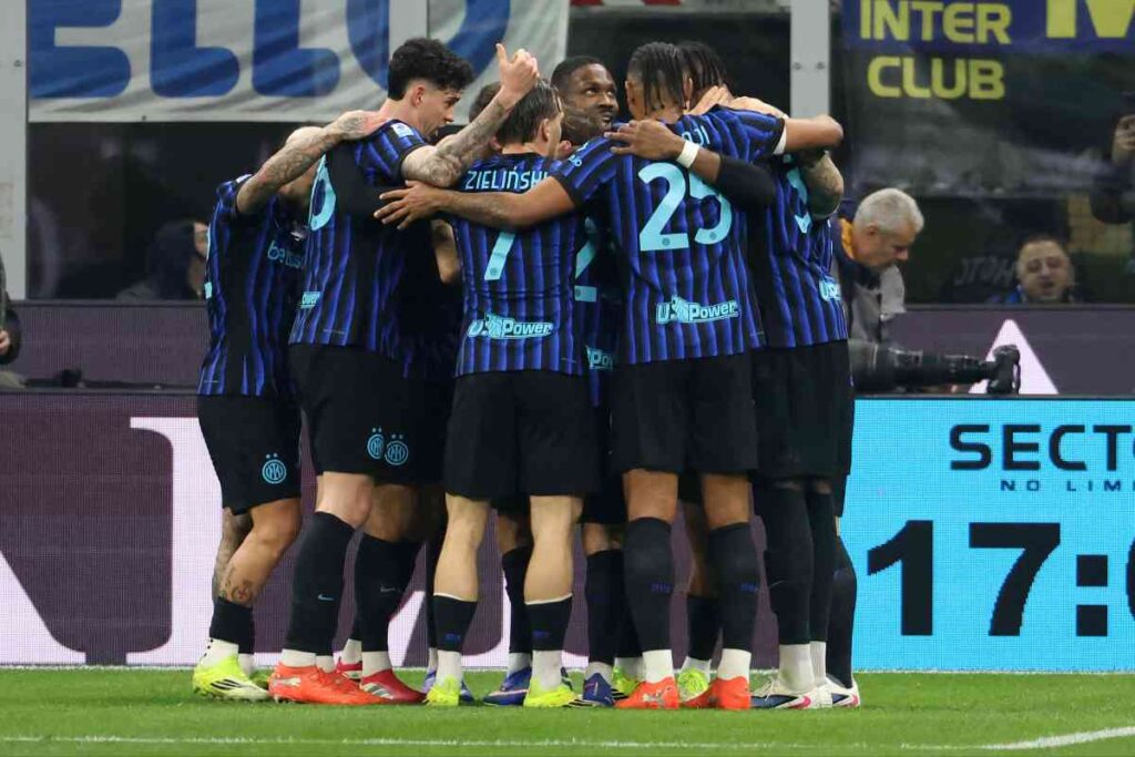 Giocatori dell'Inter che esultano
