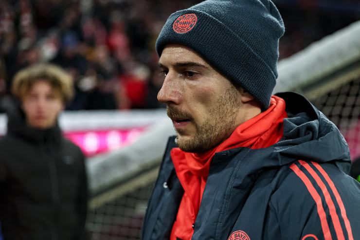 Leon Goretzka poco prima di scendere in campo con il Bayern Monaco