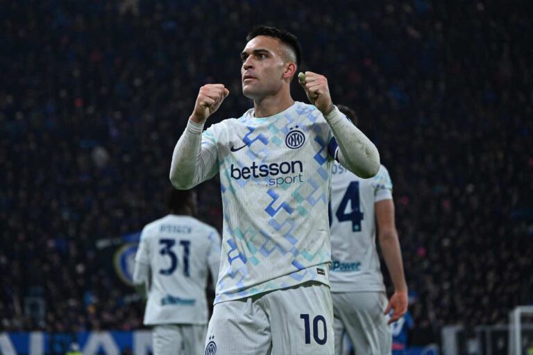 Lautaro Martinez con la maglia dell'Inter.