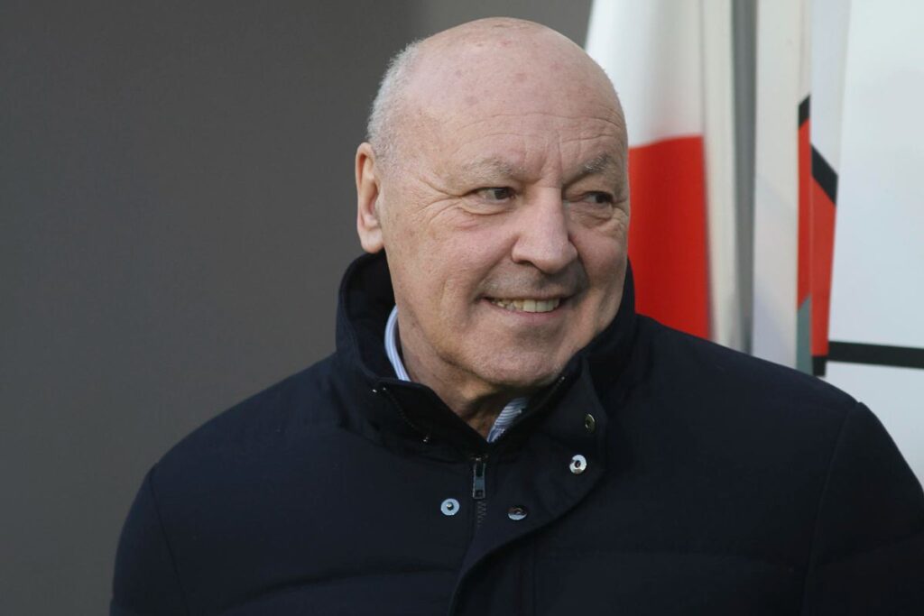 Marotta sorride prima di una partita dell'Inter in Serie A