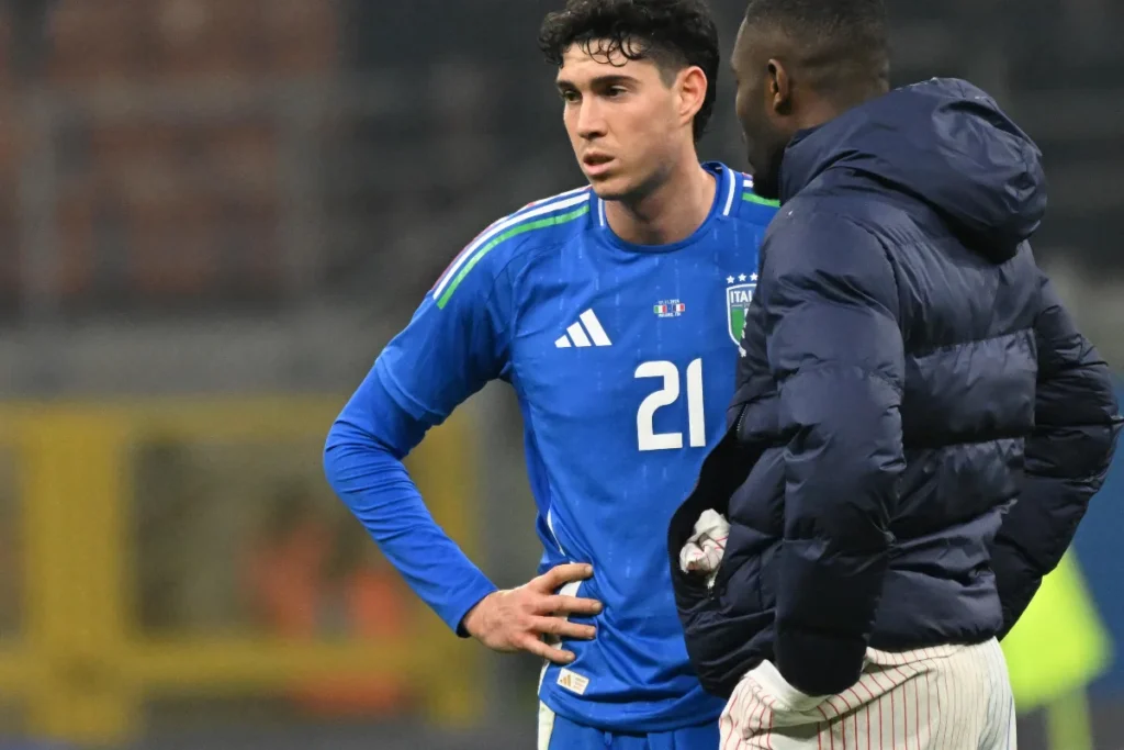 Alessandro Bastoni, difensore dell'Inter, con la maglia della Nazionale italiana nel match contro la Francia