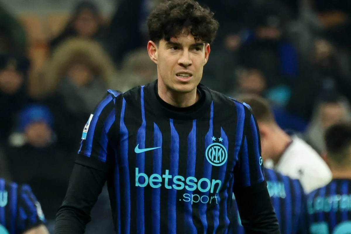 Bastoni in campo con la Maglia dell'Inter