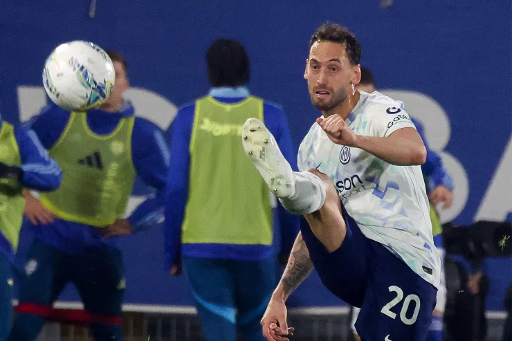 Calhanoglu in azione