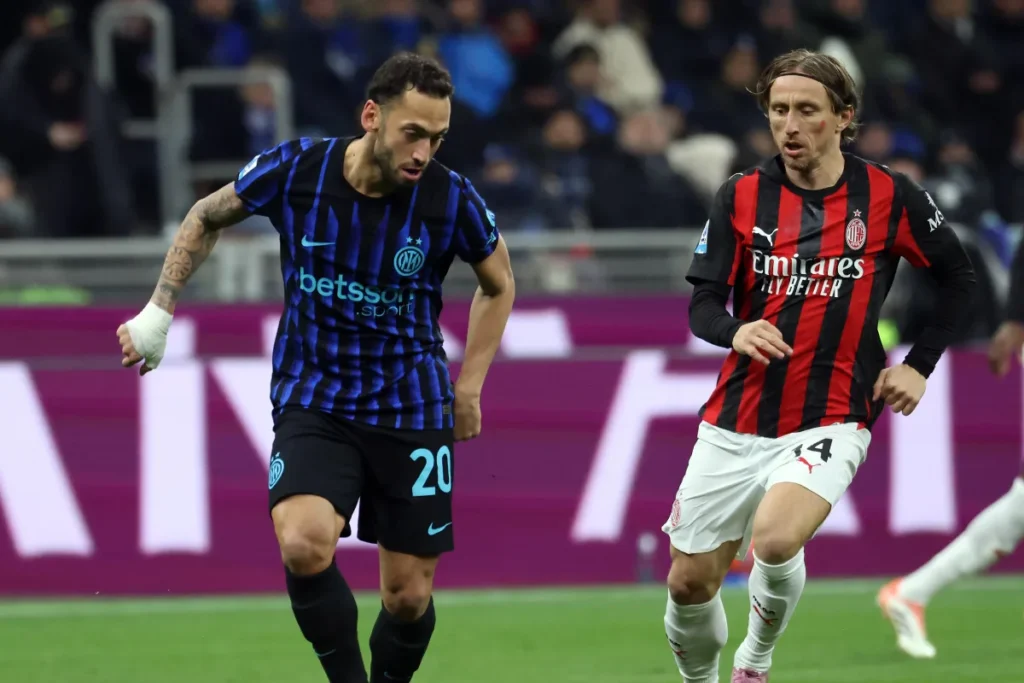 Calhanoglu e Modric in campo