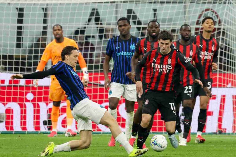 Giocatori in campo per Milan-Inter