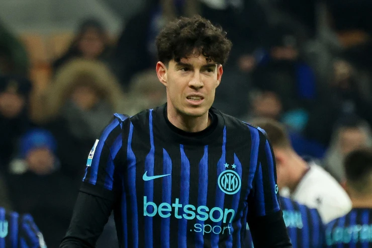 Bastoni in campo durante una partita dell'Inter
