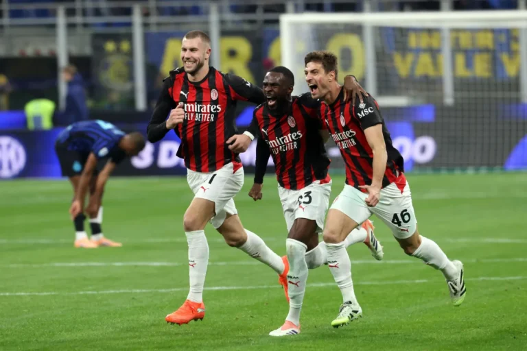 Pavlovic, Tomori e Gabbia in campo durante il derby