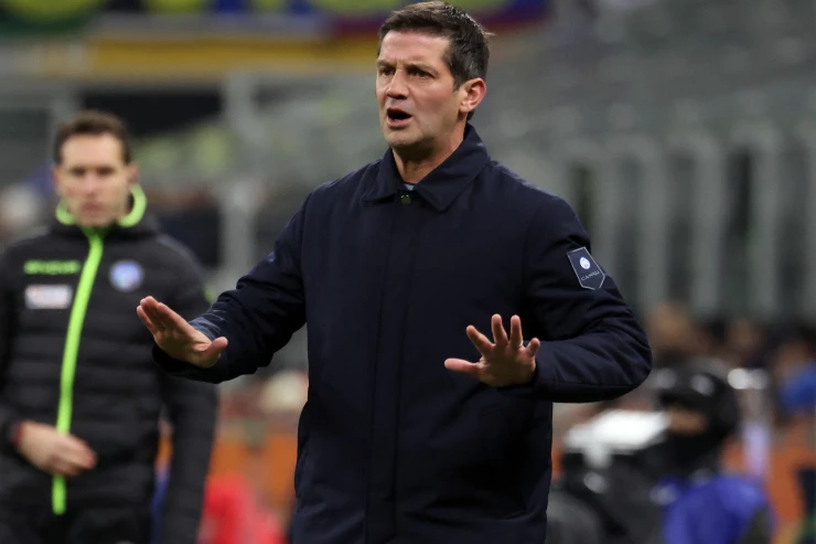 Cristian Chivu in campo con l'Inter per il campionato