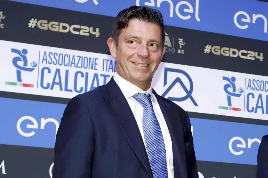 Pierluigi Rocchi, designatore arbitrale della Serie A, in primo piano durante un'intervista