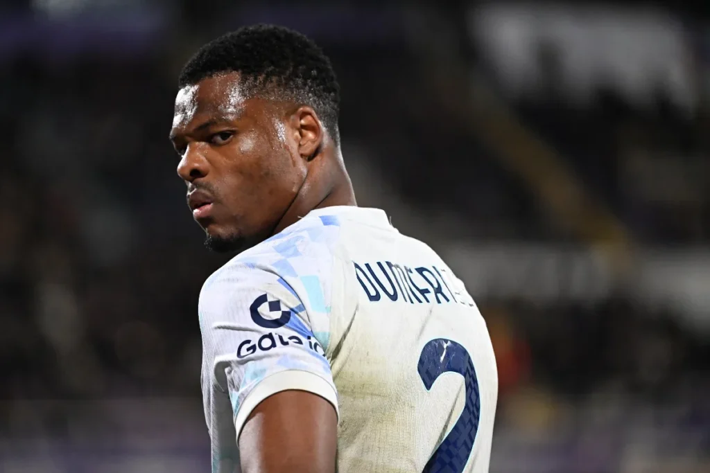 Denzel Dumfries in primo piano