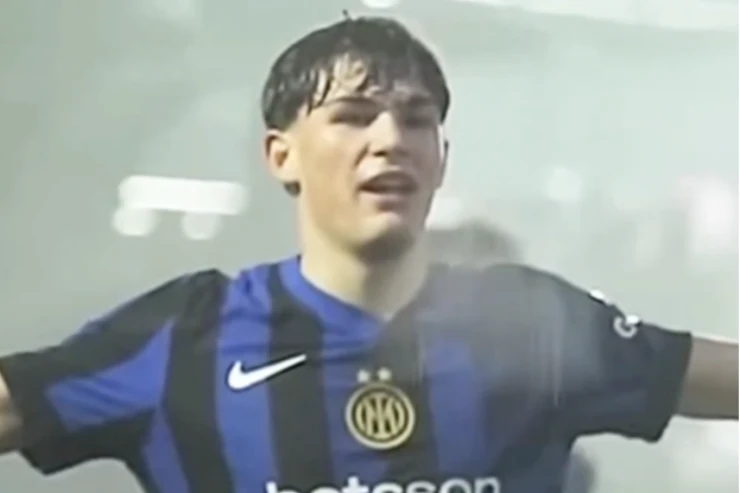 Mattia Mosconi, attaccante della Primavera dell'Inter, in maglia nerazzurra durante una partita