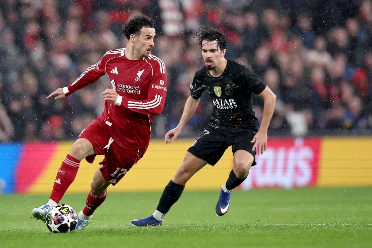 Curtis Jones in maglia Liverpool