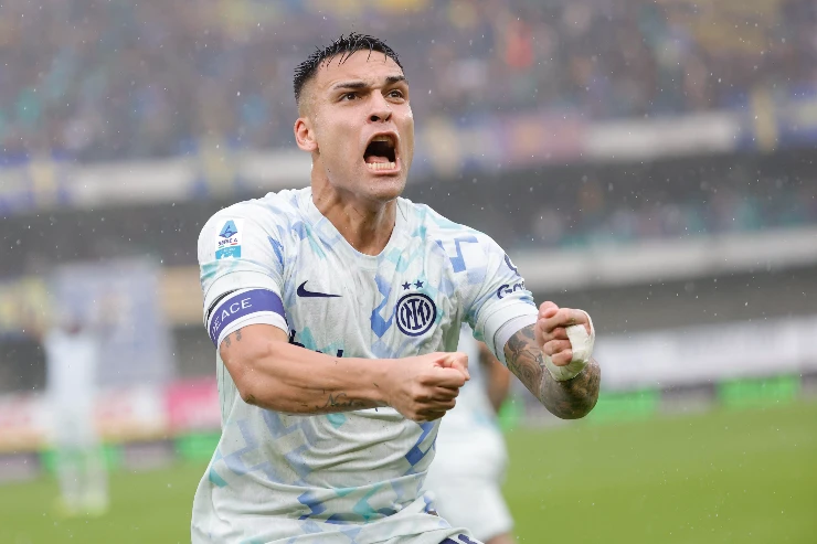 Lautaro Martinez esulta con l'Inter
