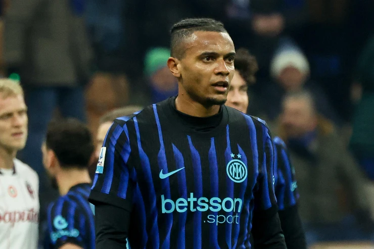 Manuel Akanji in campo con l'Inter